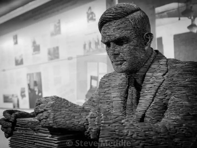 Alan Turing slate statue.