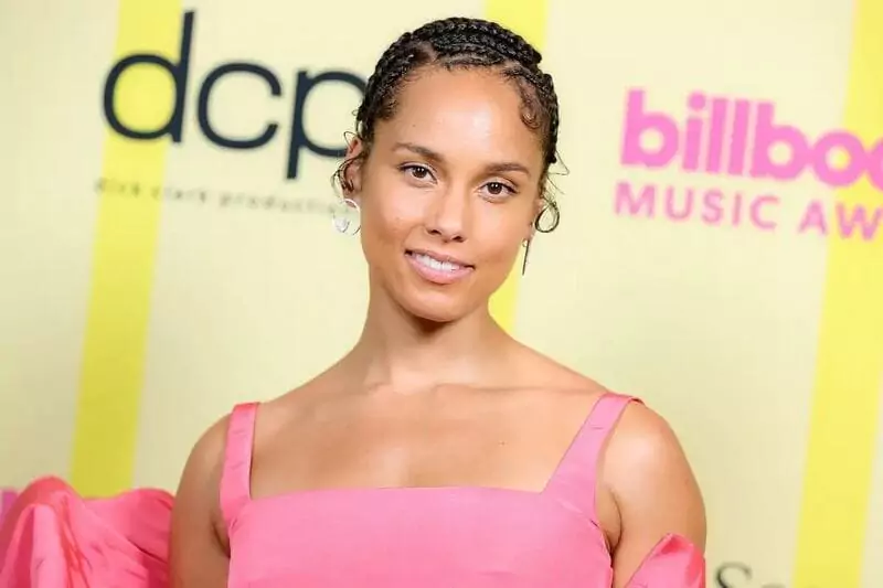 Alicia Keys possesses a keen ear for both jazz and classical music, having started learning piano when she was seven years old. 