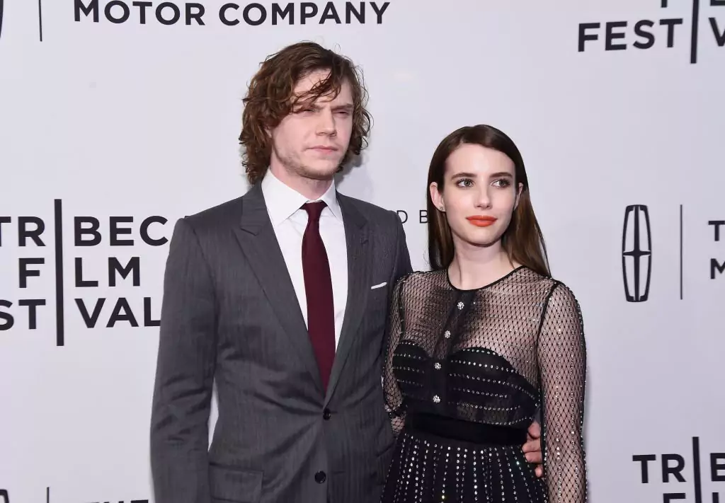 Evan Peters and Emma Roberts