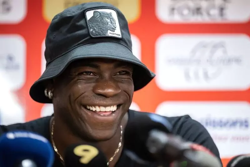 Striker Mario Balotelli IQ 157