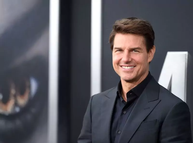 Tom Cruise IQ 125