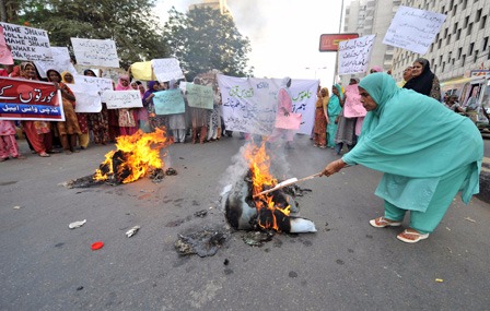 Demonstration against Fitna-film in Karachi. Foto: AFP. (Click to enlarge)