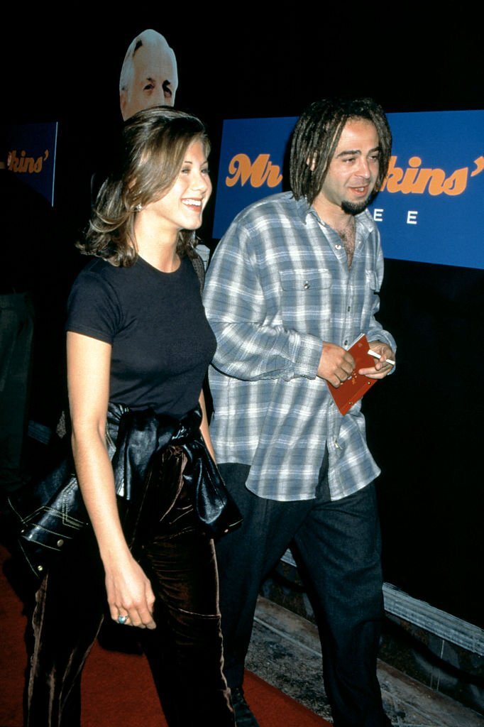 Adam Duritz and Jenifer aniston