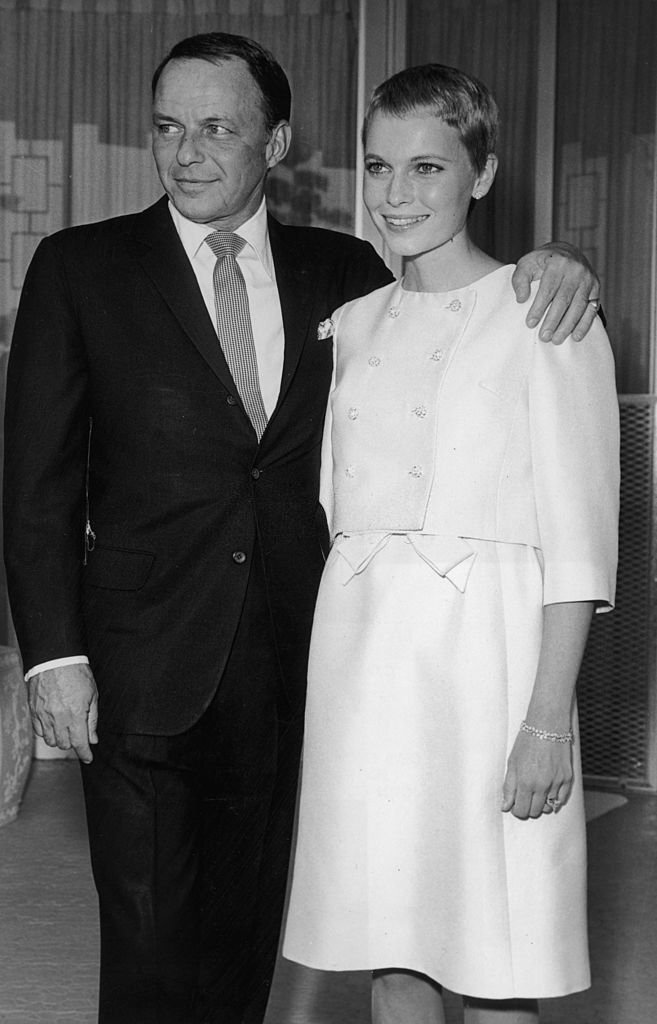 Mia Farrow and frank sinatra